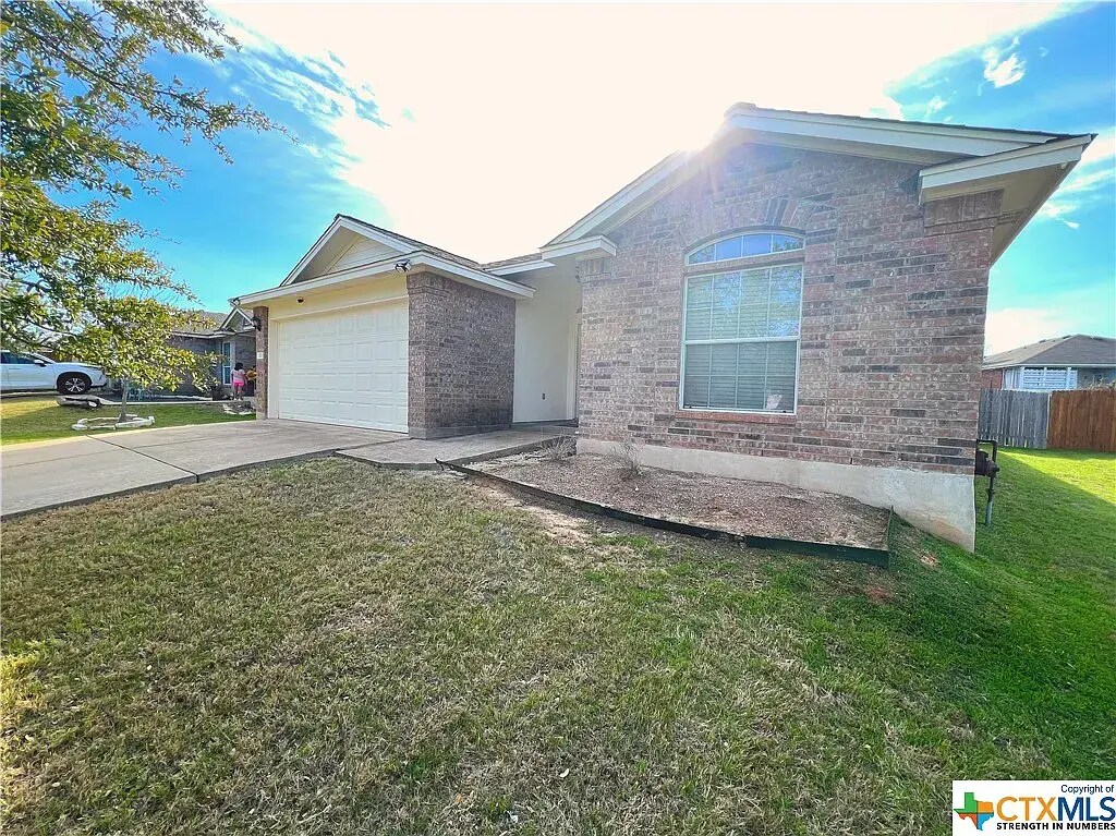 FRONT OF HOUSE - 1119 Burgess Dr