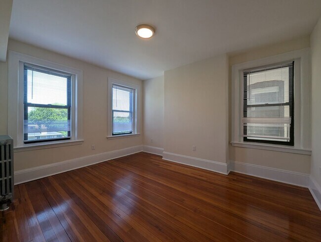 Foto del edificio - 881 Massachusetts Ave