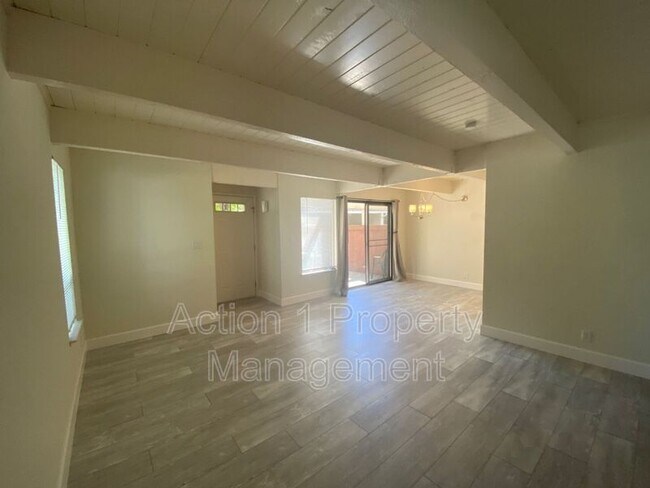 Building Photo - 106 Mission Dr