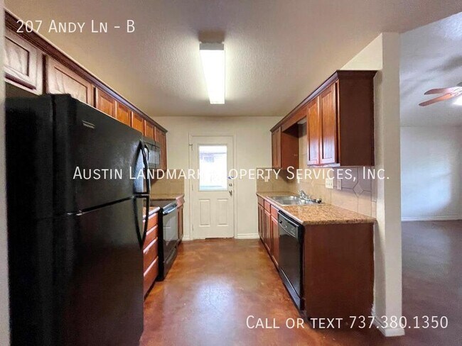 Building Photo - 207 Andy Ln