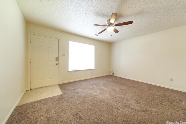 Building Photo - 703 N Jackson St