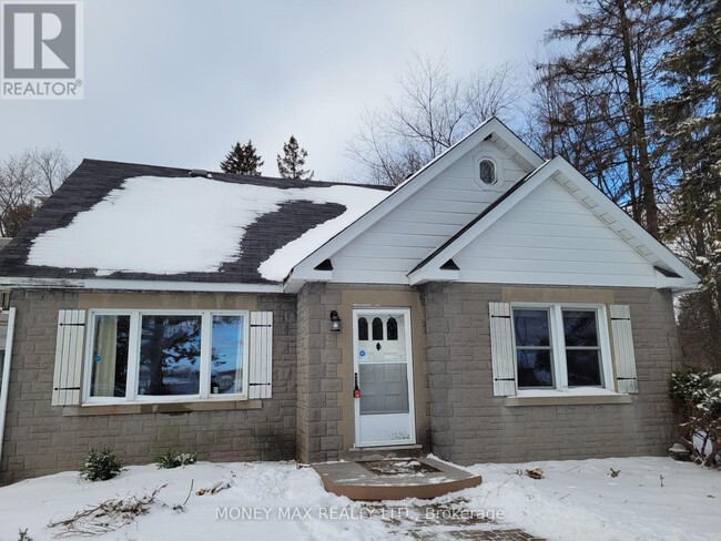 Building Photo - 2952 Prince of Wales Dr