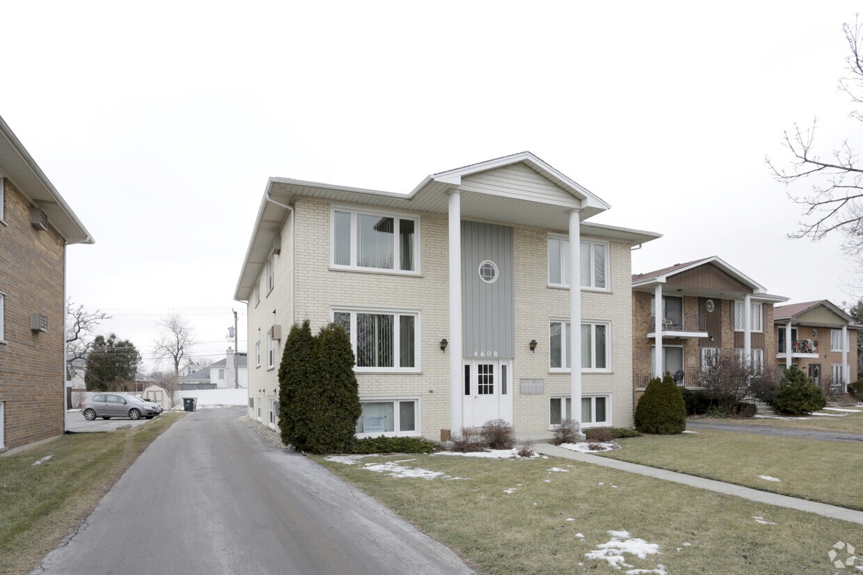 Building Photo - 4608 Maple Ave