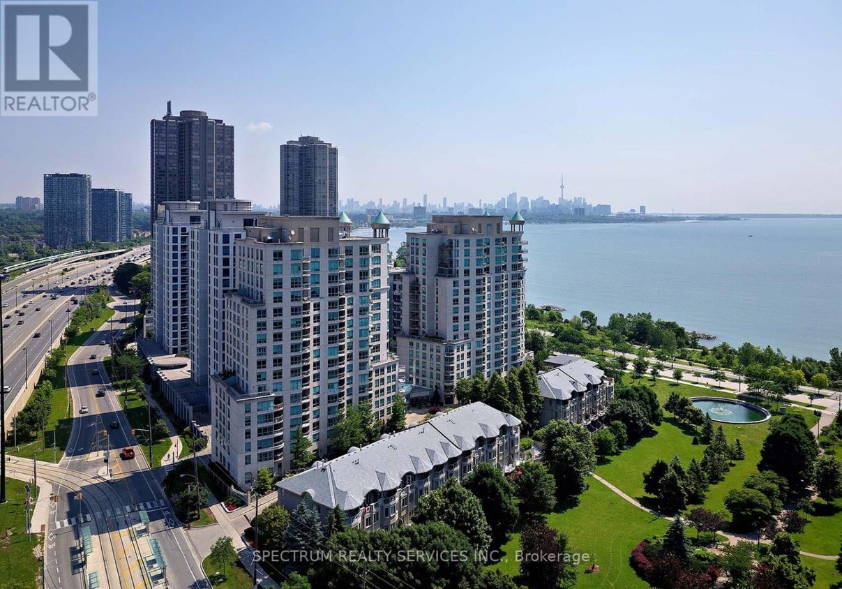 Primary Photo - 2111 Lake Shore Blvd W