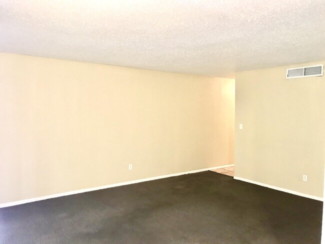 Building Photo - 9426 Turrentine Dr