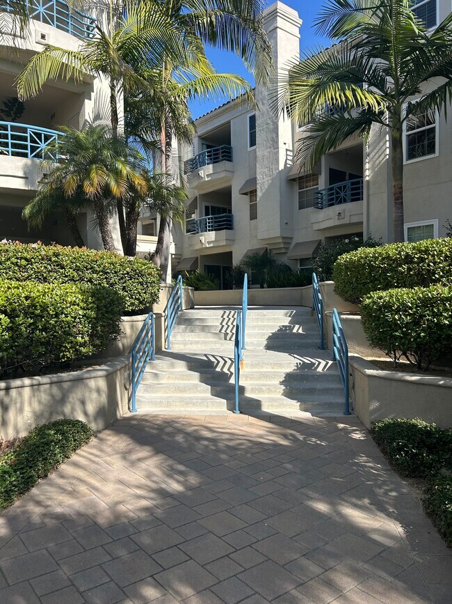 Entrada - 415 Townsquare Ln