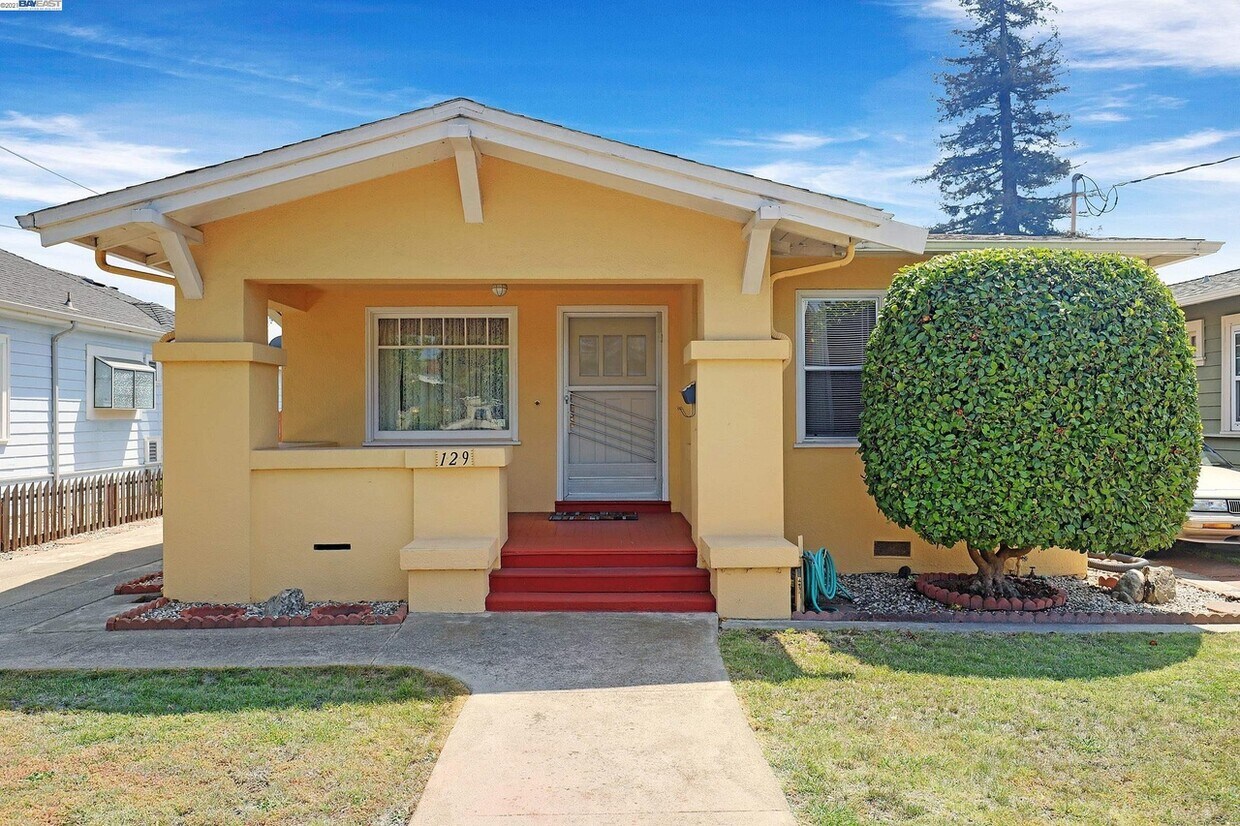 Front - 129 Oakes Blvd