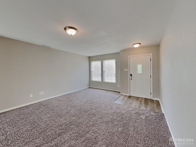 Building Photo - 11239 N Sashing Way