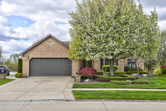 Building Photo - 48311 American Elm Dr