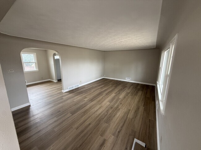 Building Photo - 820 35th Ave Ct