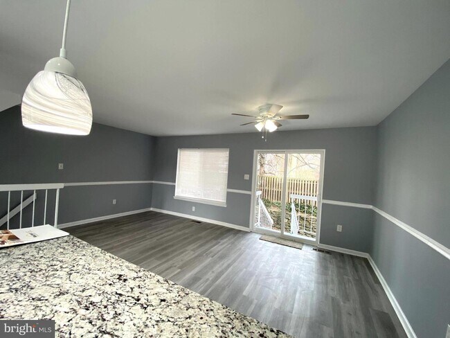 Building Photo - 23 Pine Ridge Ct