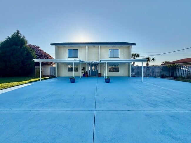 Foto del edificio - 723 Sailfish Dr