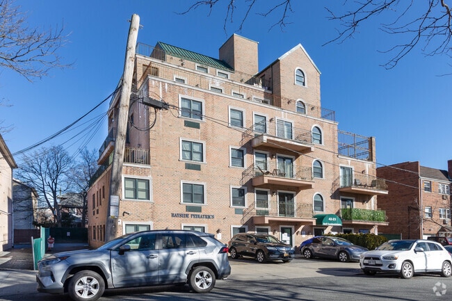 Building Photo - Bell Condominiums