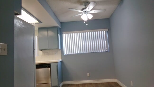 Building Photo - 4130 Manhattan Beach Blvd