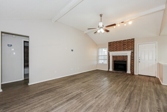 Building Photo - 1104 Havenbrook Dr
