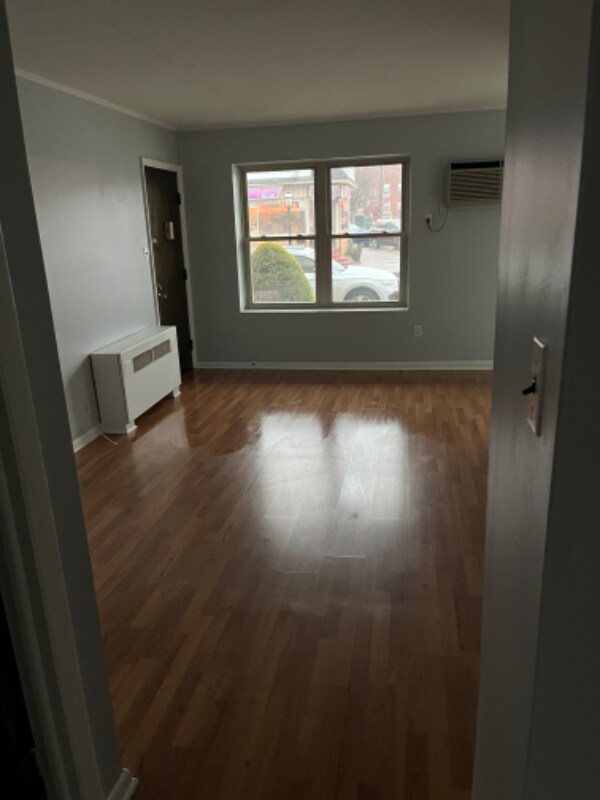 Primary Photo - 131 Dutton St