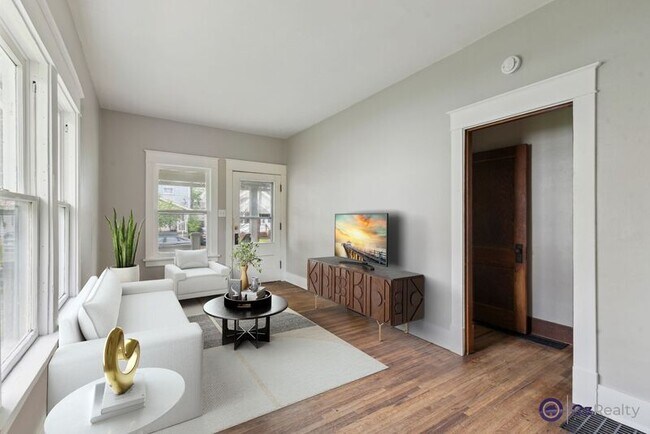 Building Photo - 2027 Berkshire Pl