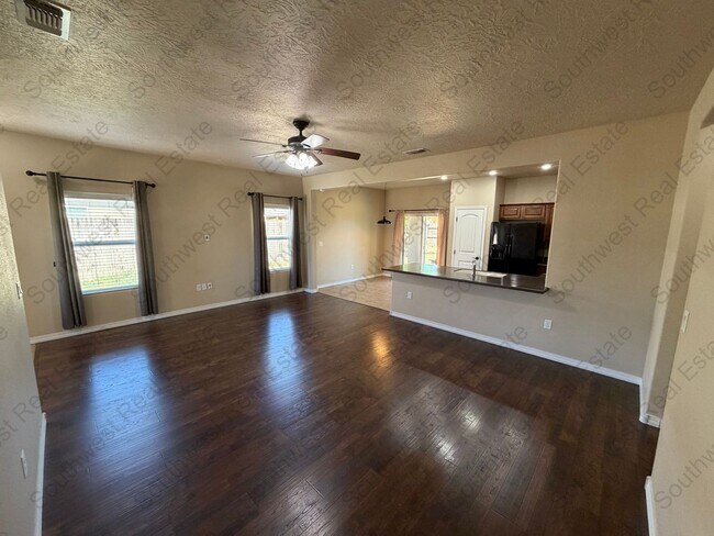 Foto del edificio - Beautiful 3 bedroom 2 bath