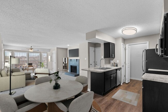 The Bishop (Renovated) - 1 Bed / 1 Bath - 793-837 Sq.Ft. - Willowbend