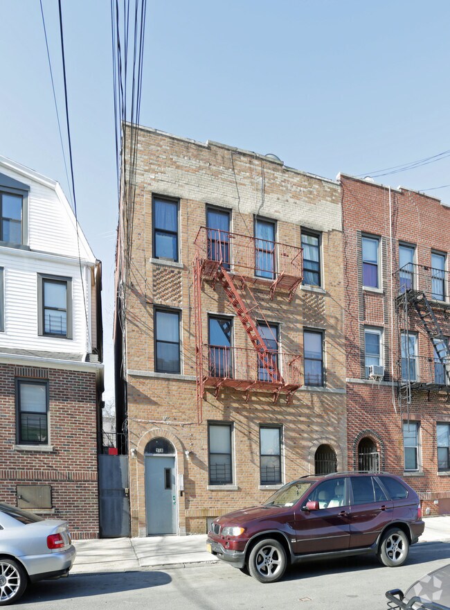 Foto del edificio - 918 E 225th