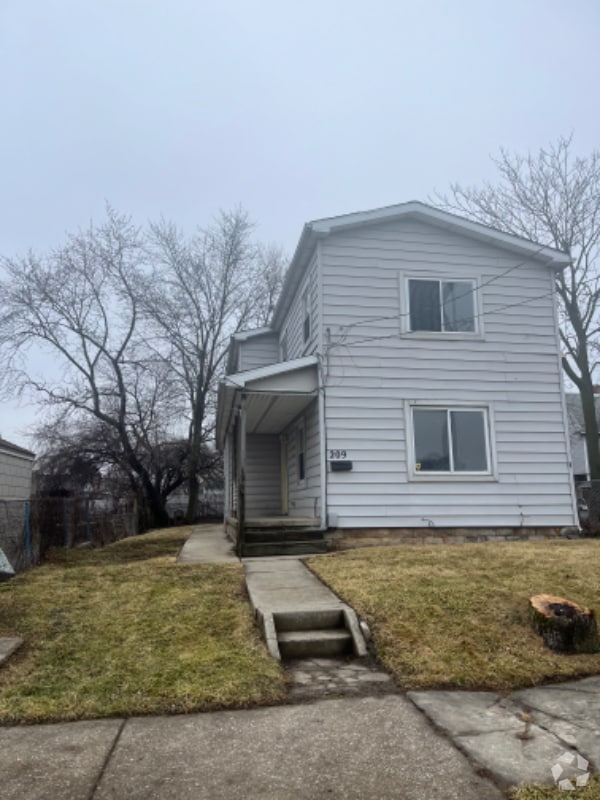 Building Photo - 209 Steadman St