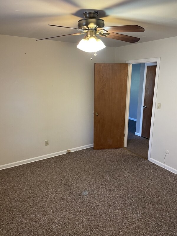 Building Photo - 2624 Longview Ave
