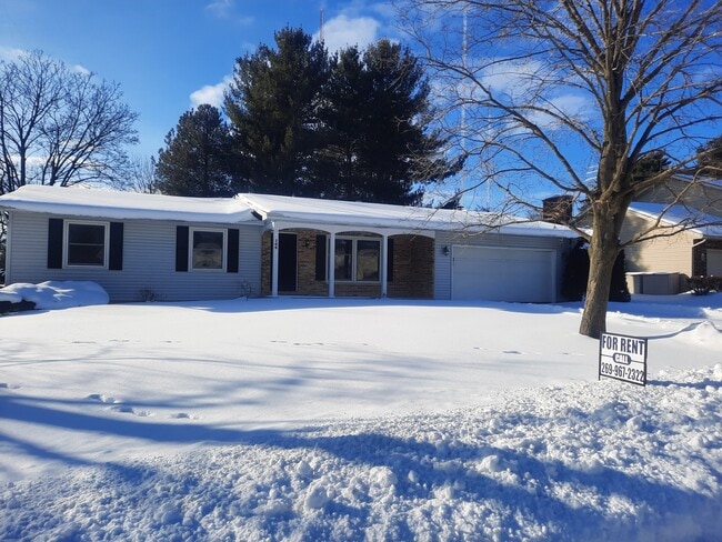 Building Photo - 144 Brentwood Dr