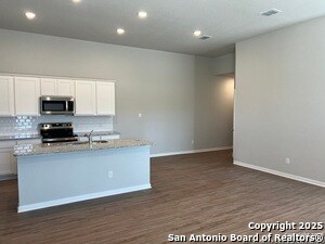 Building Photo - 121 Nespral Dr