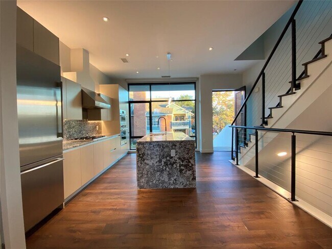 Foto del edificio - 5987 Caruth Haven Ln