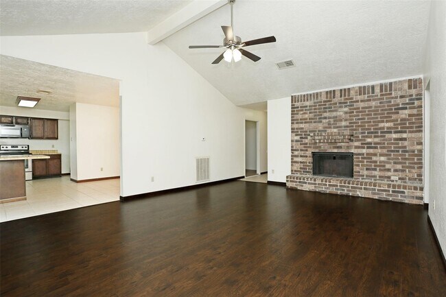 Foto del edificio - 1418 Crawley Ct