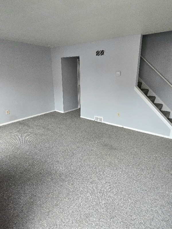 Building Photo - 7037 Paxton Rd