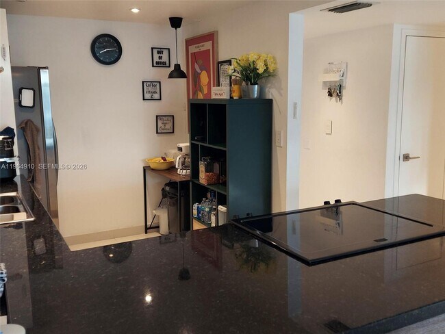 Foto del edificio - 3375 N Country Club Dr