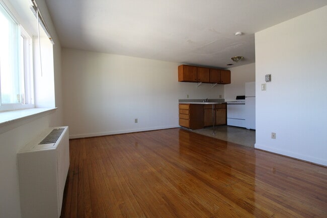 Foto del edificio - 484 Tolland St