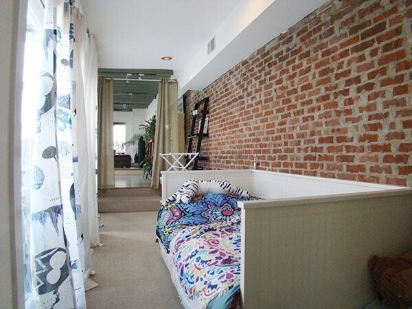 Building Photo - 23 Stanhope St