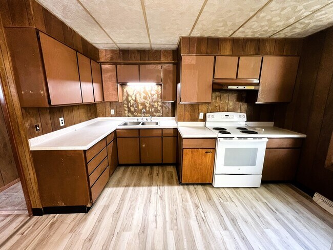 Foto del edificio - 123 W Waupansie St