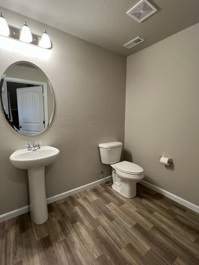 Building Photo - Newly Built Larson Ranch Townhome