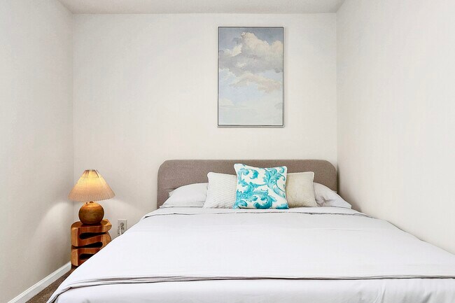 Habitación totalmente amueblada - 7737 Batavia Ln