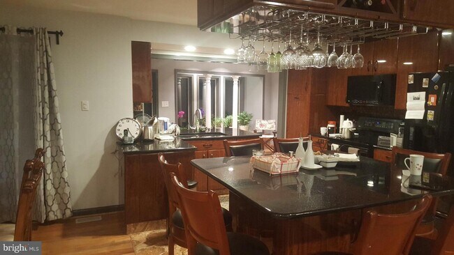 Foto del edificio - 8608 Bradmoor Dr