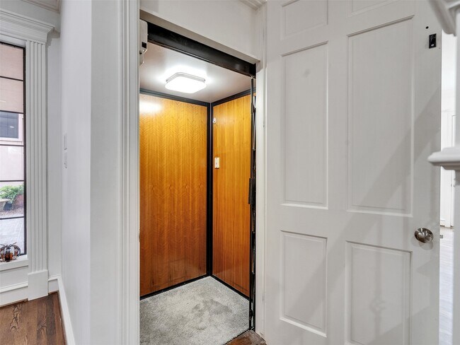 Foto del edificio - 2525 Nantucket Dr