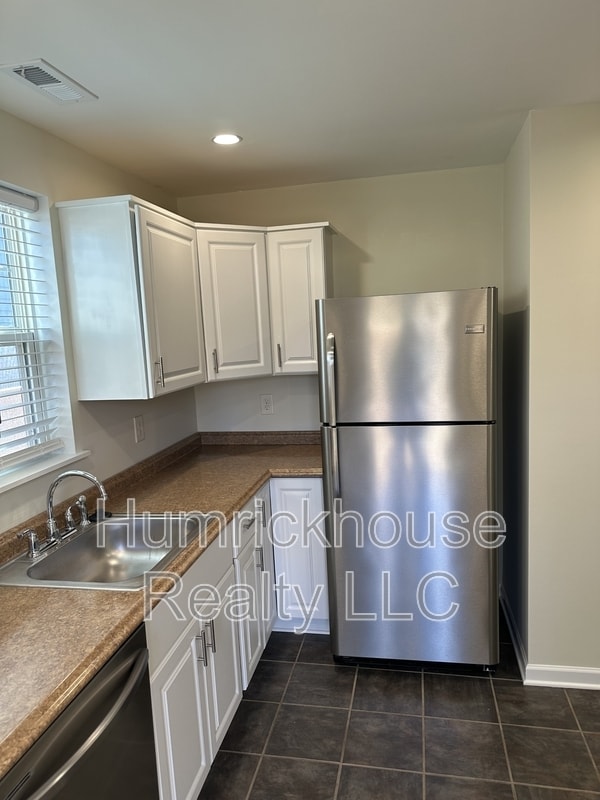 Foto del edificio - 5225 Valley Stream Rd