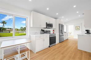 Building Photo - 278 S North Lake Dr