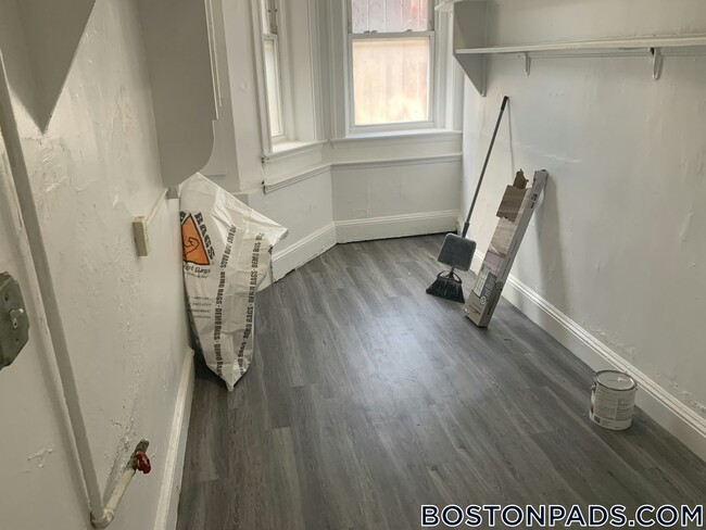 Building Photo - 1179 Boylston St