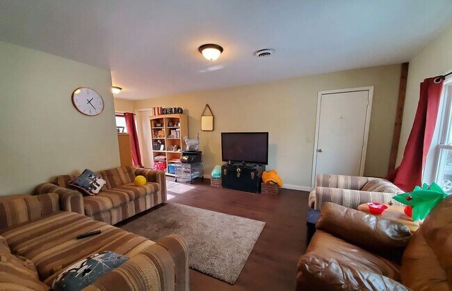 Foto del edificio - 5BR - Walk to Campus!