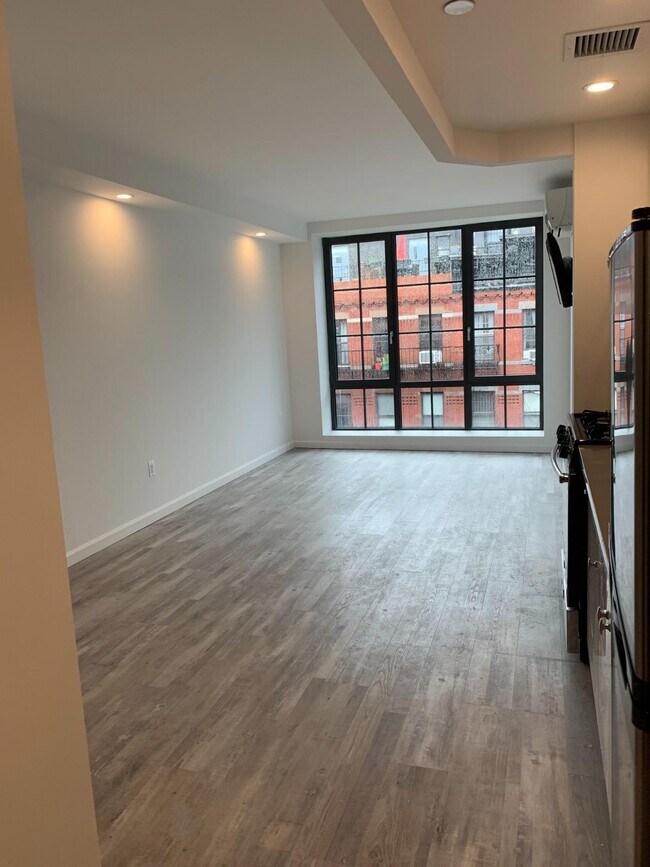 Foto del edificio - 433 W 53rd St