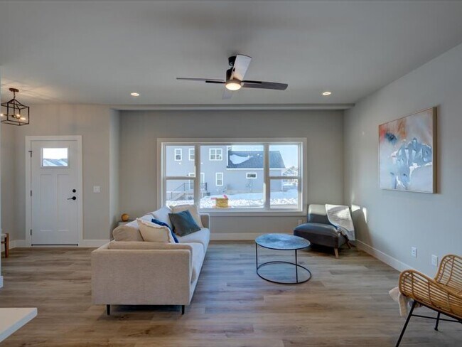 Foto del edificio - 139 Prairie Heights Dr