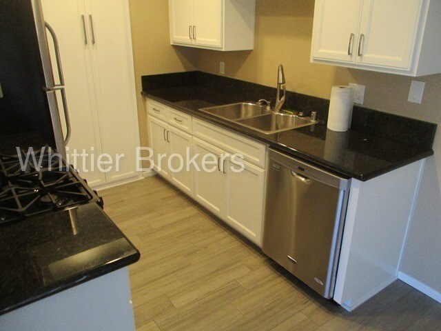 Building Photo - 1433 Forest Glen Dr