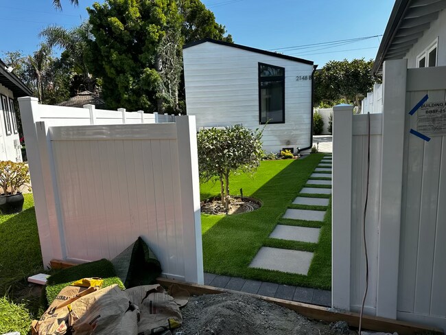 Foto del edificio - 2148 Rural Pl