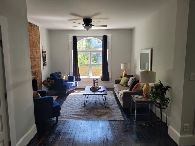 Building Photo - 927 Oakwood Ave