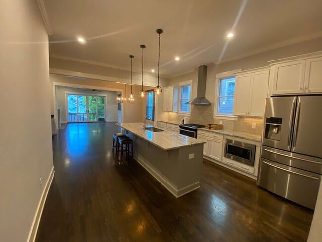 Building Photo - Prime East End Rental Home