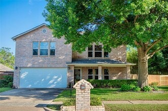 Building Photo - 2201 Driskell Ln